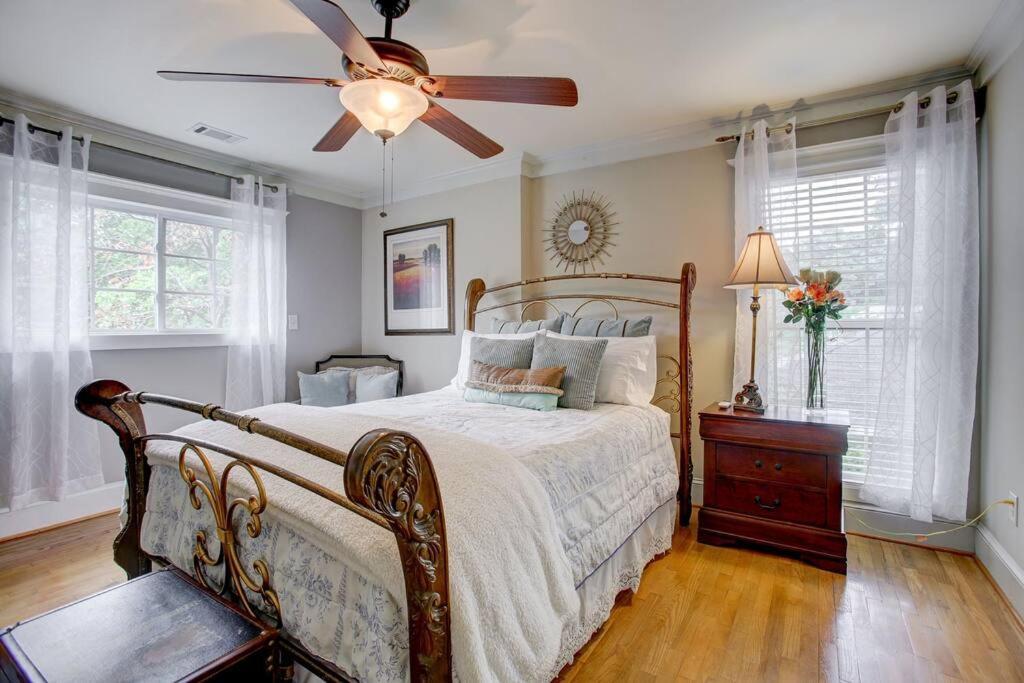 Sleeps16, Spacious Home, Close To Downtown, Beltline, And Walk To Restaurants, 75" Tv, 2 Person Jacuzzi, Ping Pong Atlanta Eksteriør bilde