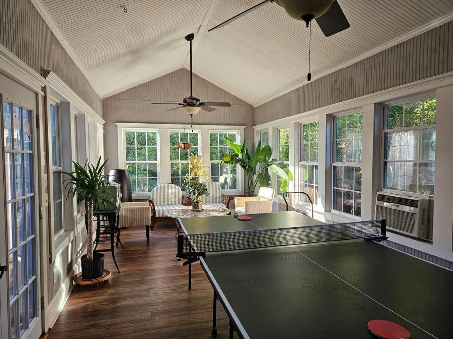 Sleeps16, Spacious Home, Close To Downtown, Beltline, And Walk To Restaurants, 75" Tv, 2 Person Jacuzzi, Ping Pong Atlanta Eksteriør bilde