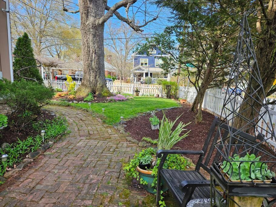 Sleeps16, Spacious Home, Close To Downtown, Beltline, And Walk To Restaurants, 75" Tv, 2 Person Jacuzzi, Ping Pong Atlanta Eksteriør bilde